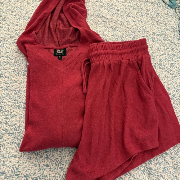 Bobeau Raspberry Lounge Set - Picture 5 of 7